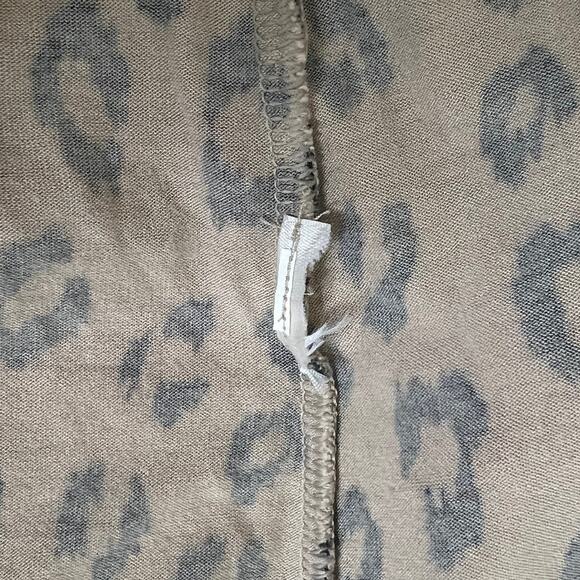 Chicos Womens Knit Top Size 3 (XL) Leopard Print Long Sleeve Crisscross V-Neck - Picture 5 of 5